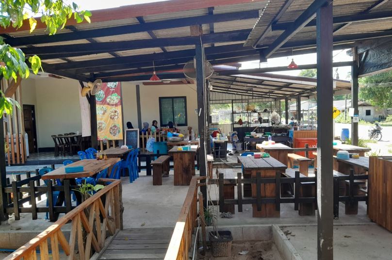 Selera nasi budu dalam nyiru, keenakan masakan Selatan Thai