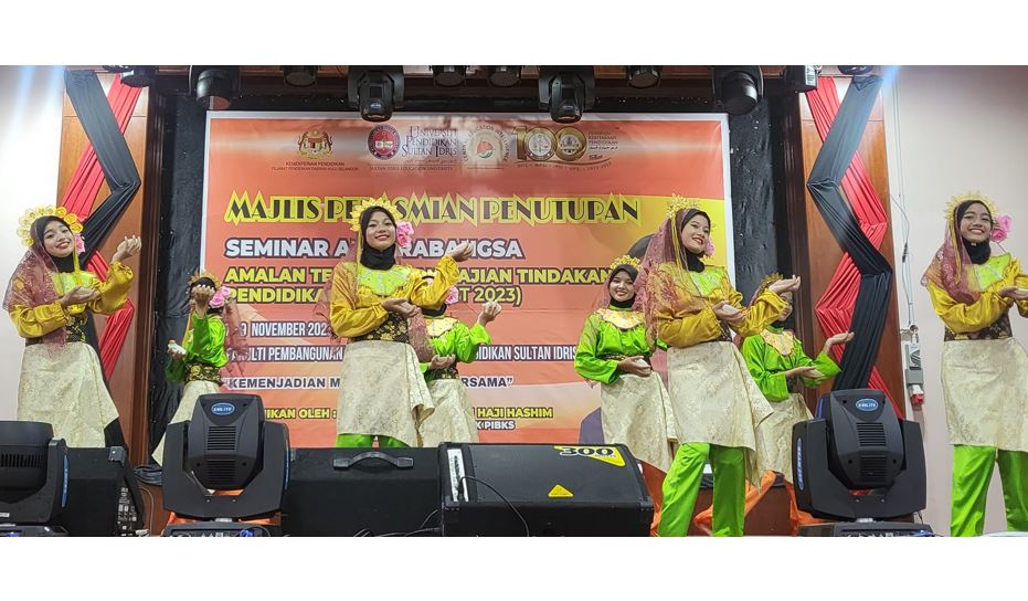 Membantu murid memerlukan pendidikan khas