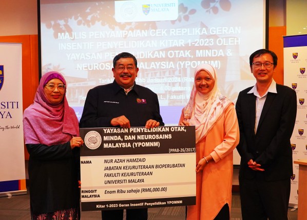 Penyelidik Universiti Malaya memulih pesakit strok, terima geran YPOMNM