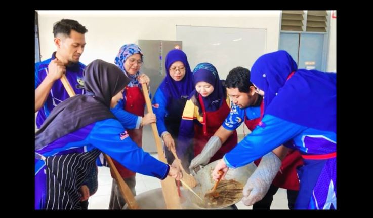 Bubur lambuk eratkan warga PPKI SMK Kota Masai