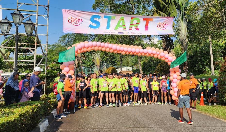 Le Grandeur Palm Resort runs to aid JCPA