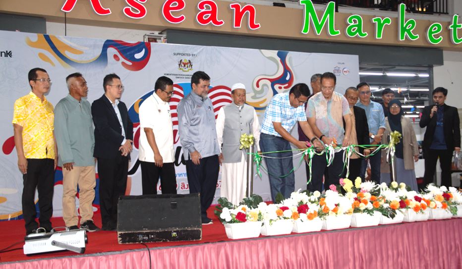 [Bahasa Melayu/Thai] Selatan Thai: KPDN sedia inisiatif bantu usahawan Malaysia tembusi pasaran ASEAN