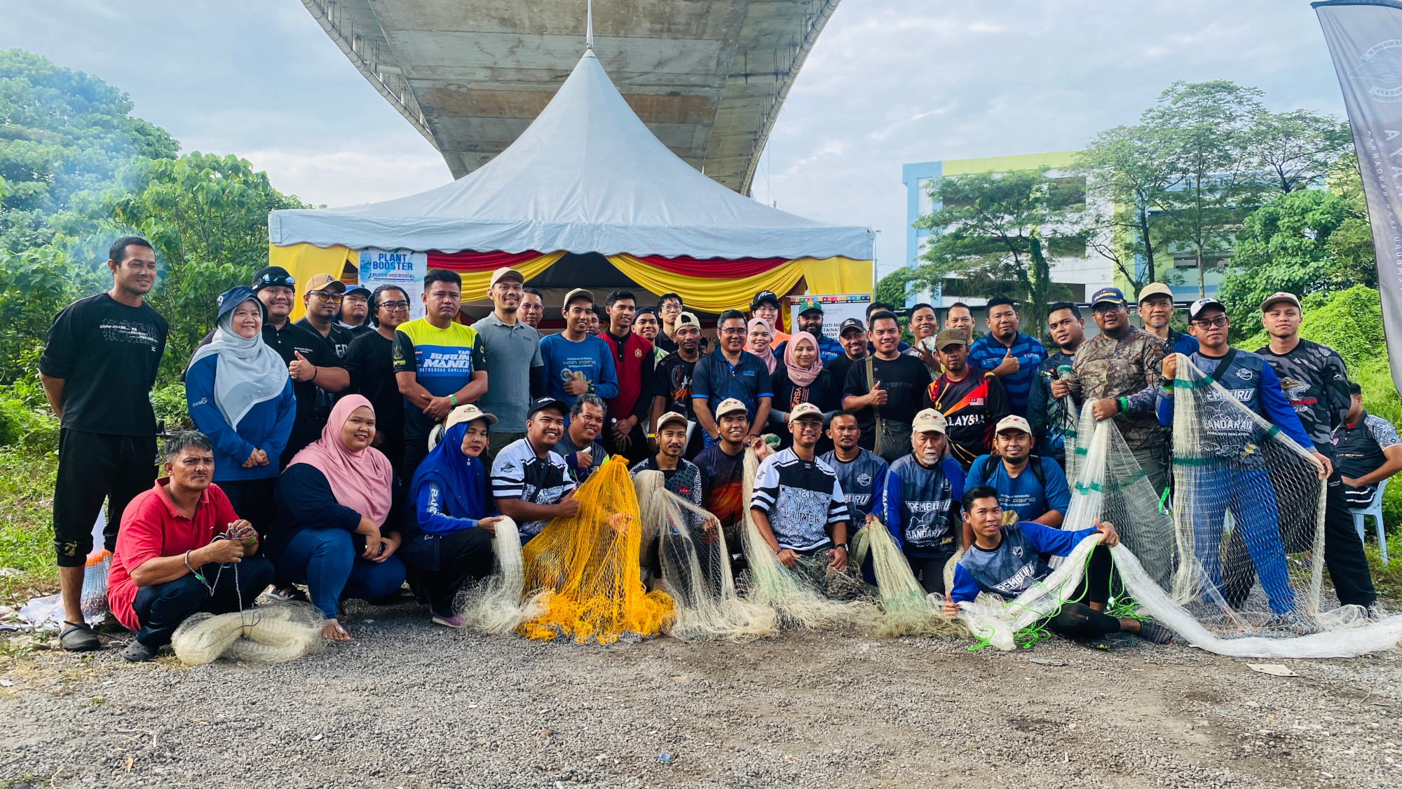 Hapuskan mereka