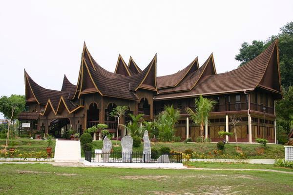 Stigma tentang Orang Negeri Sembilan dan Adat Perpatih: Mitos atau Realiti?