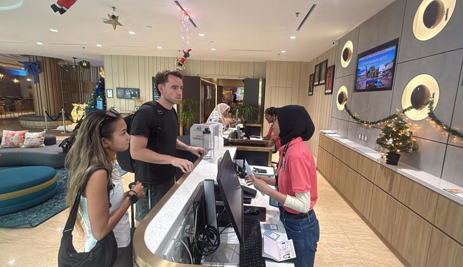 English as the First Welcome: A Hotelier’s Call for Confidence, Clarity and Care